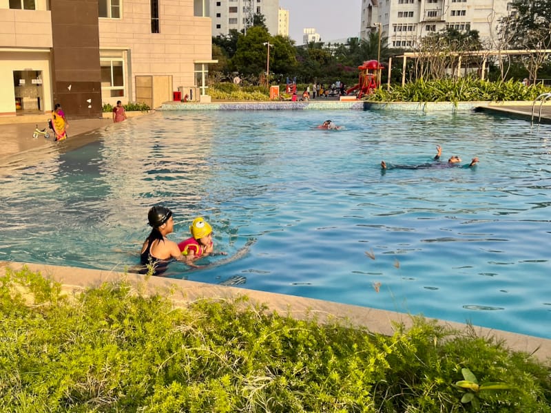 Amara and Laaija in the Pool